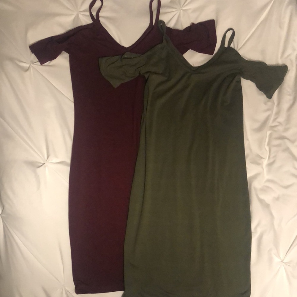 Lot of 2 fitted cold shoulder dresses, size small